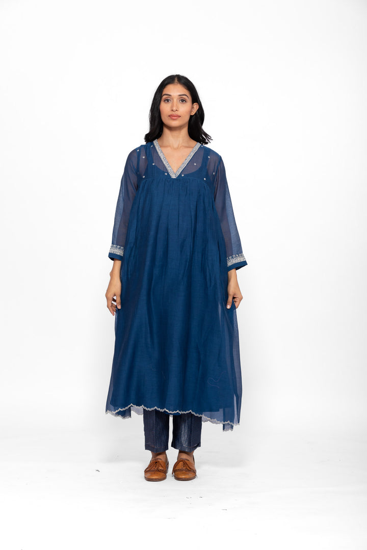 ROSETTE BLUE LILY TUNIC SET 4