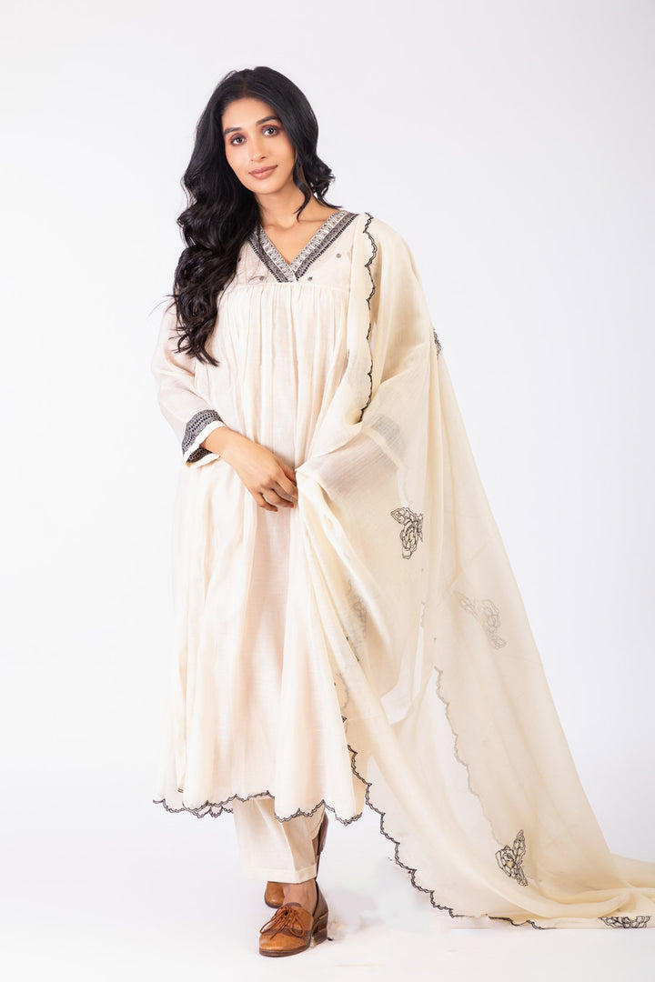 ROSETTE WHITE LILY TUNIC SET