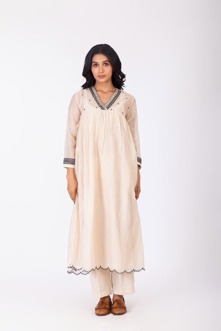 ROSETTE WHITE LILY TUNIC SET
