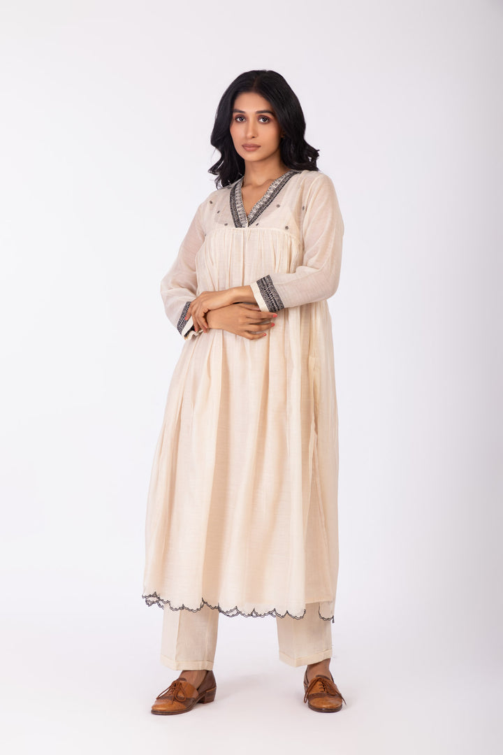 ROSETTE WHITE LILY TUNIC SET