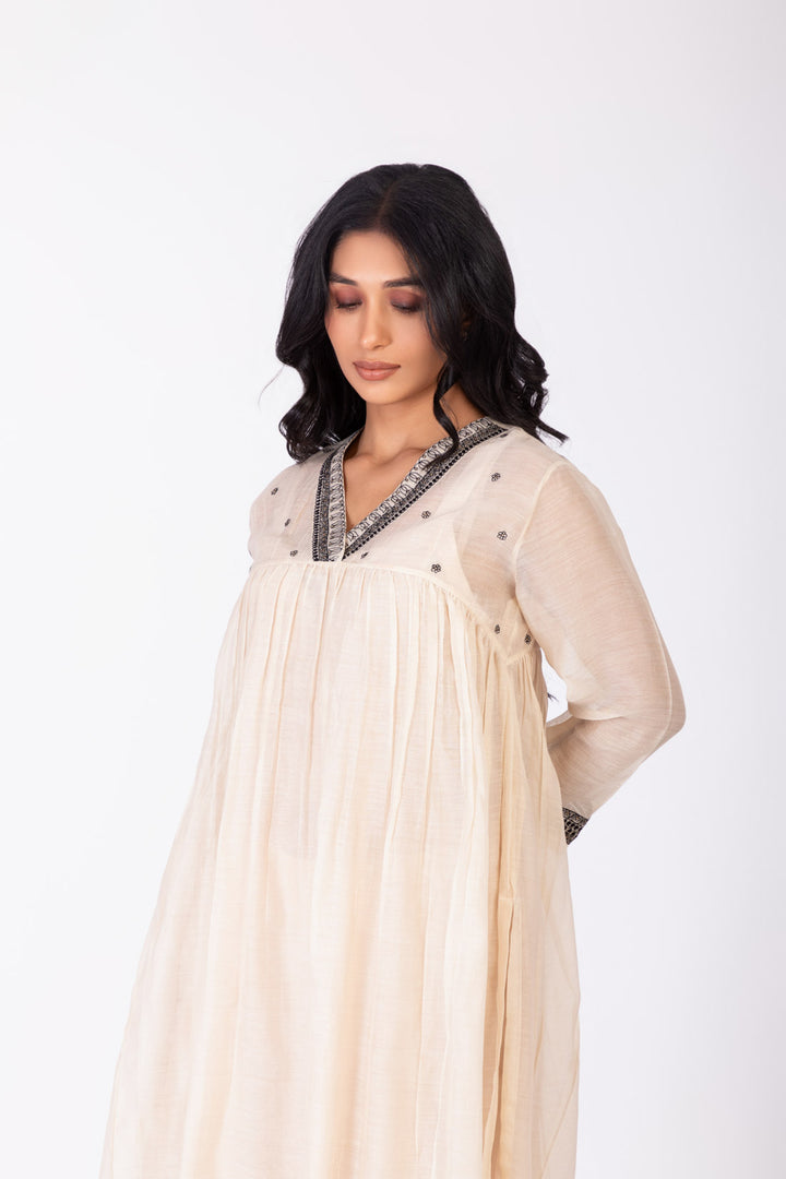 ROSETTE WHITE LILY TUNIC SET