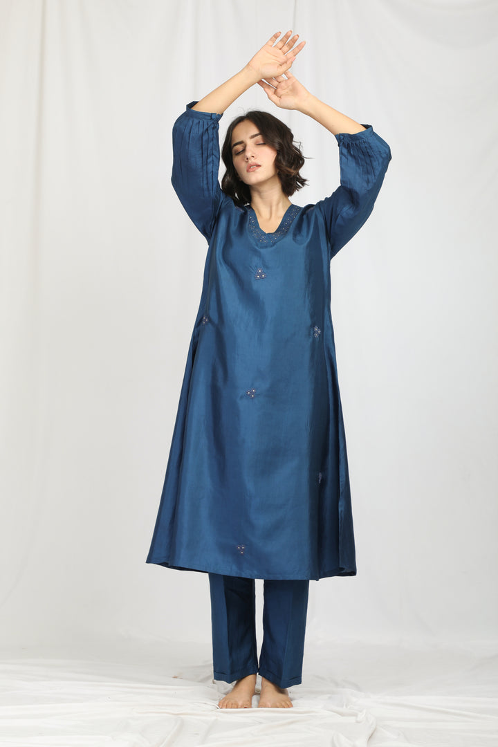 RAJESHWERI SILK OVERLAY SET