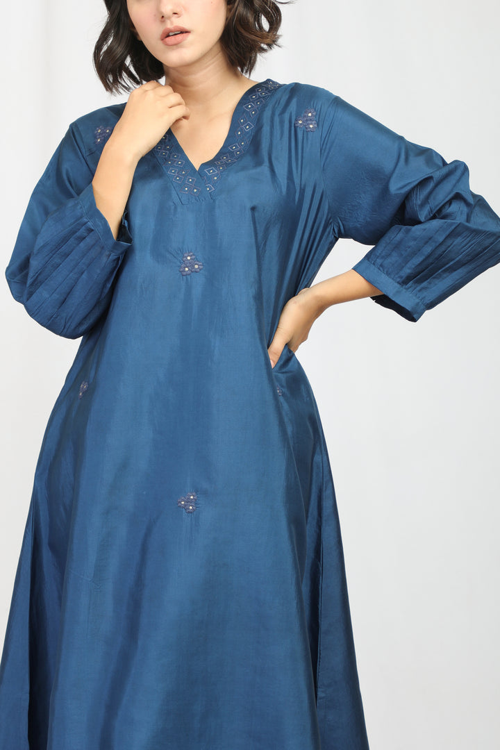 RAJESHWERI SILK OVERLAY SET