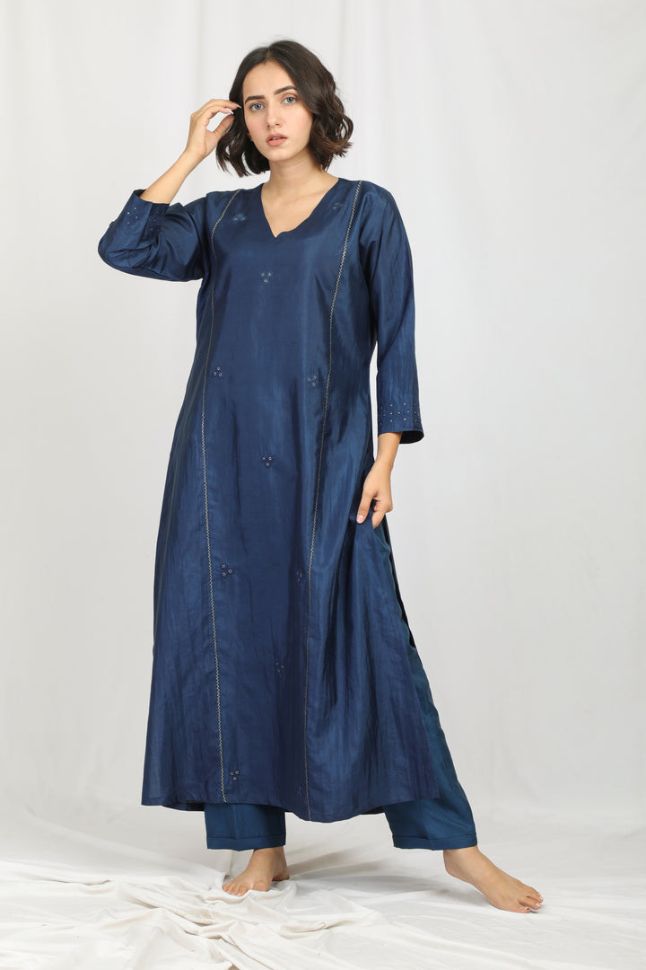 APARNA SILK KURTA SET