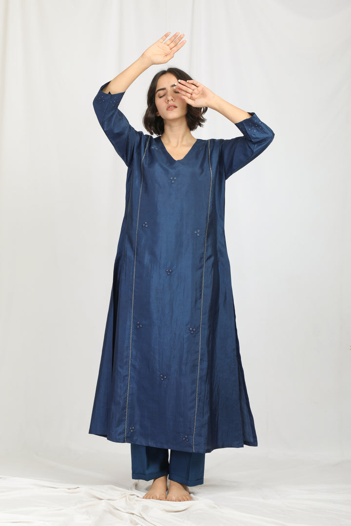 APARNA SILK KURTA SET