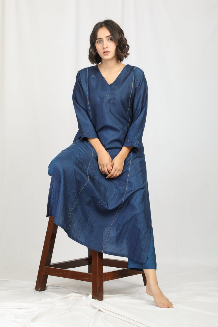 APARNA SILK KURTA SET