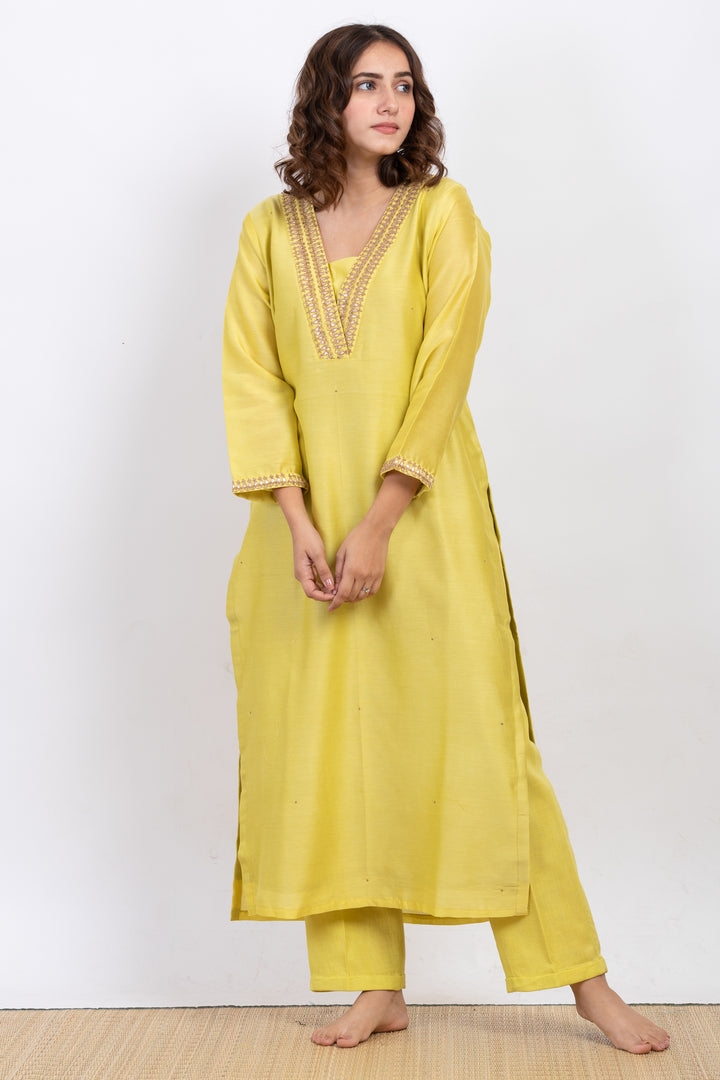 KUMD EMBROIDERED KURTA SET