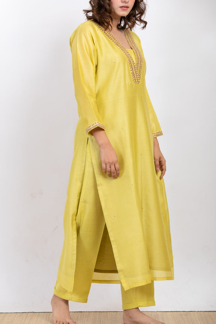 KUMD EMBROIDERED KURTA SET