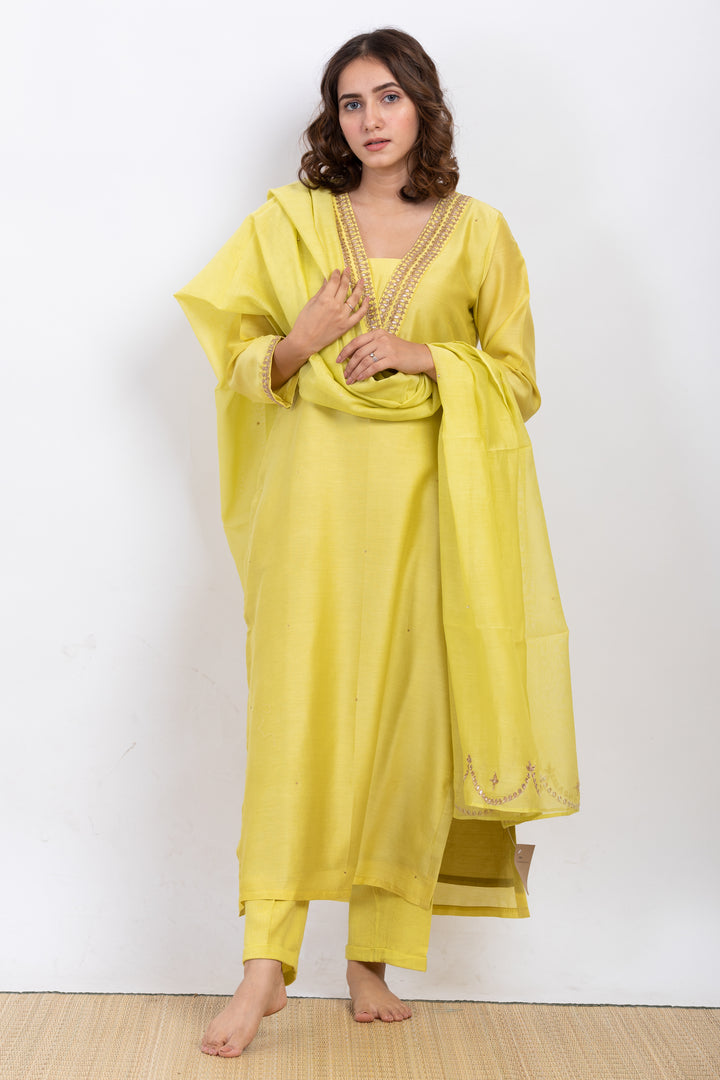KUMD EMBROIDERED KURTA SET