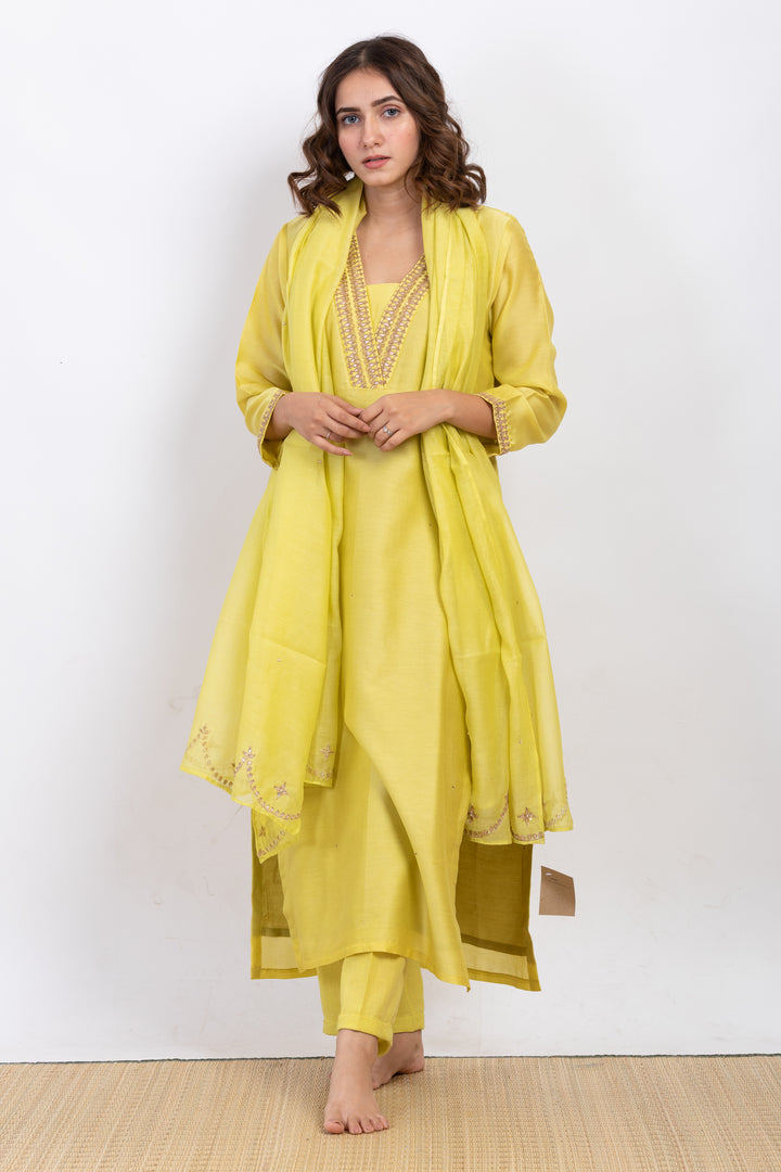 KUMD EMBROIDERED KURTA SET