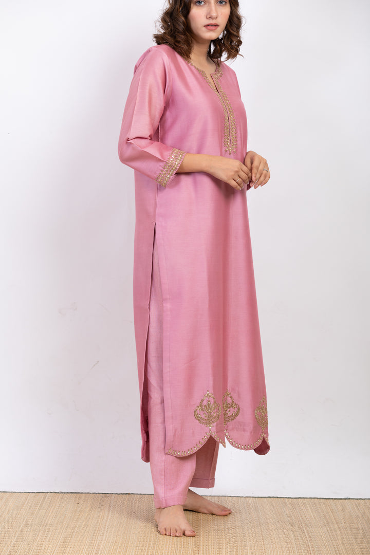 SHAILEE EMBROIDERED KURTA SET
