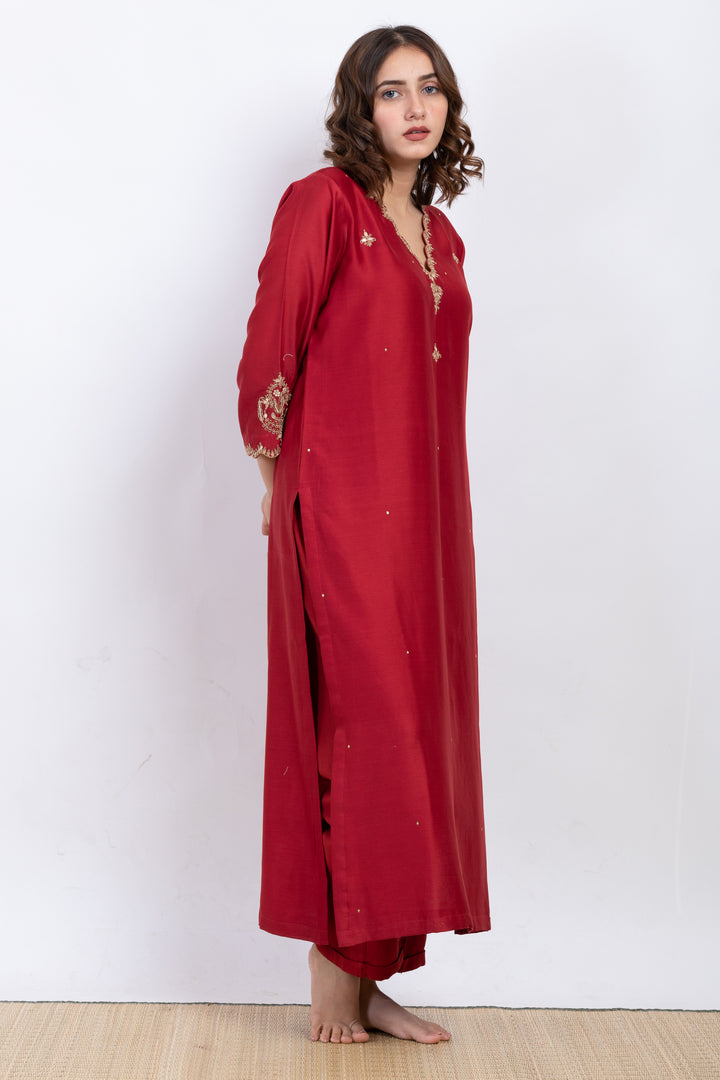 GARGEE EMBROIDERED KURTA SET