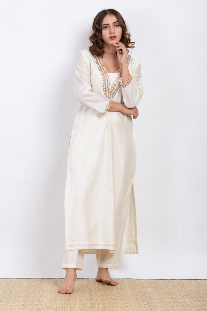 KADEEJAH EMBROIDERED KURTA SET