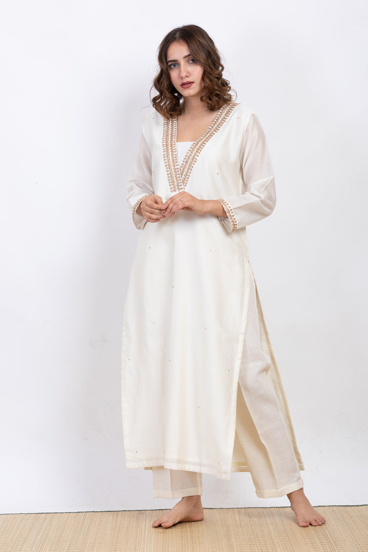 KADEEJAH EMBROIDERED KURTA SET