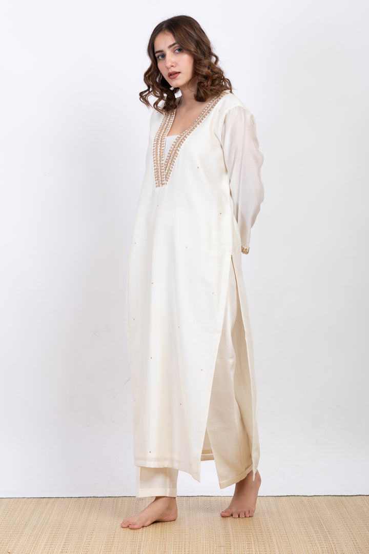 KADEEJAH EMBROIDERED KURTA SET
