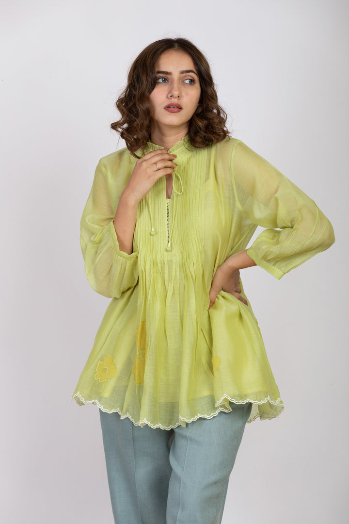 BUTTERCUP SUMMER SHORT TOP
