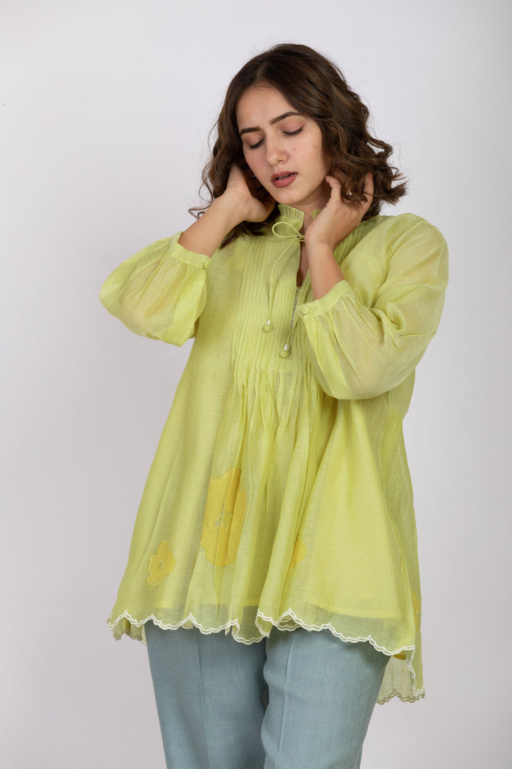 BUTTERCUP SUMMER SHORT TOP