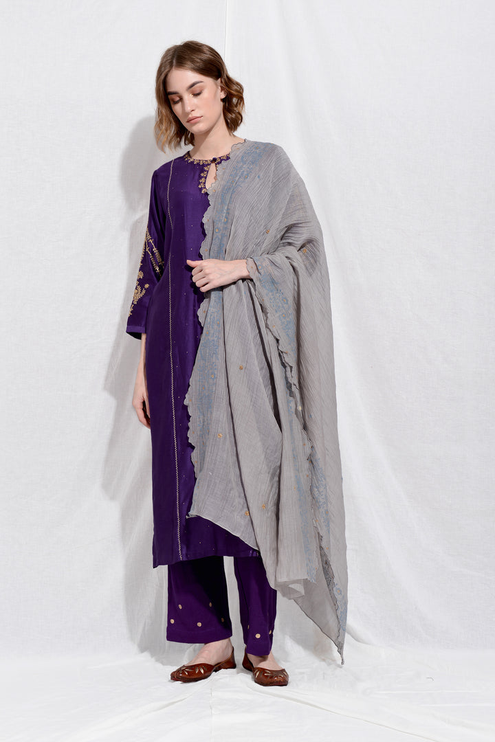 ITI EMBROIDERED KURTA SET