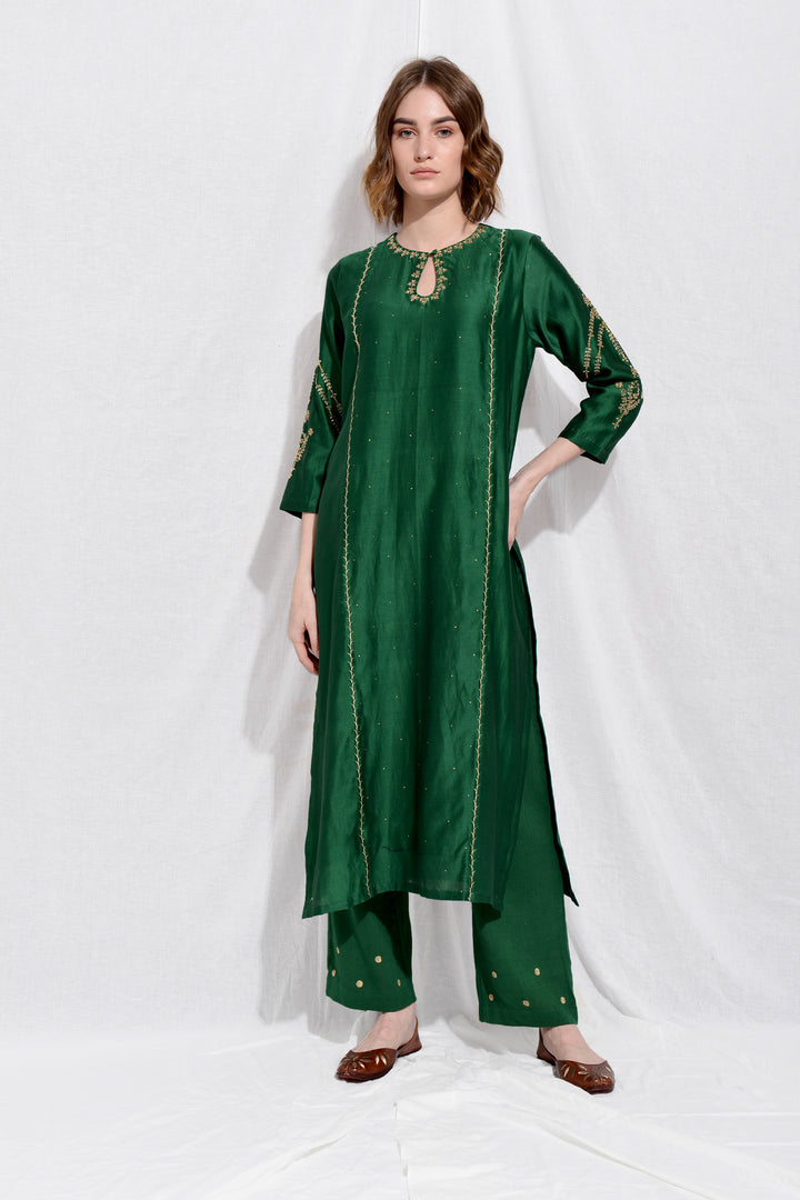 KADAMBIRI EMBROIDERED KURTA SET