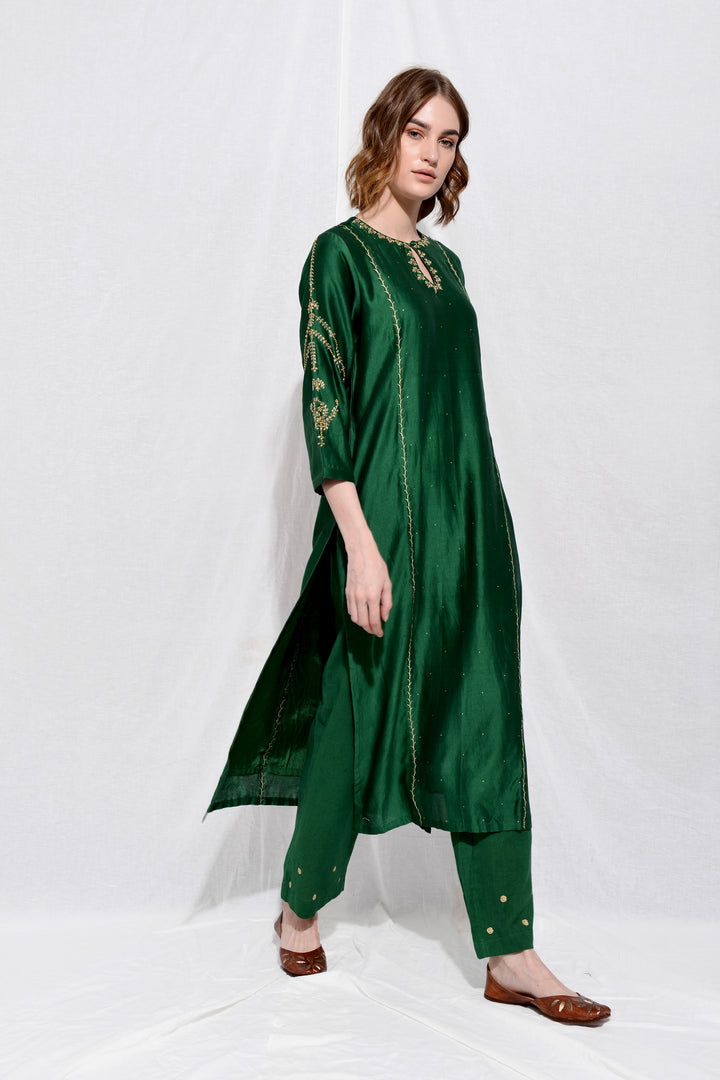 KADAMBIRI EMBROIDERED KURTA SET