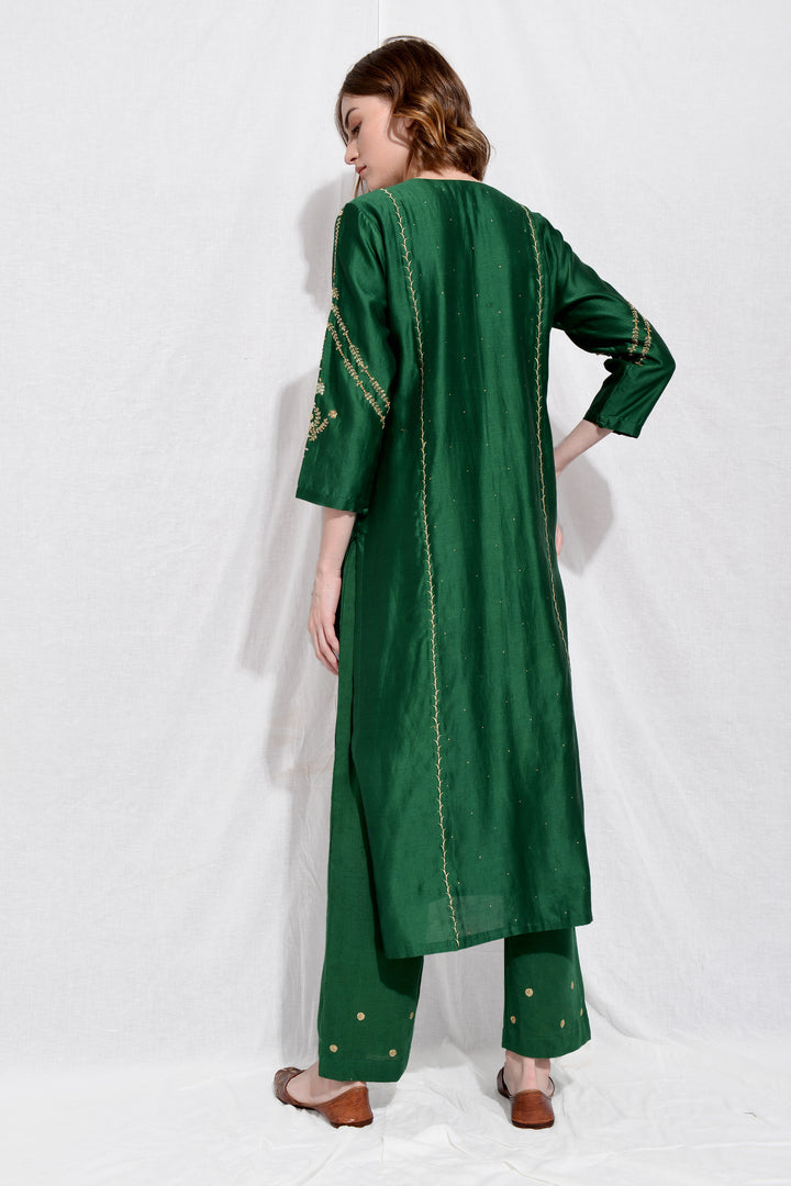 KADAMBIRI EMBROIDERED KURTA SET