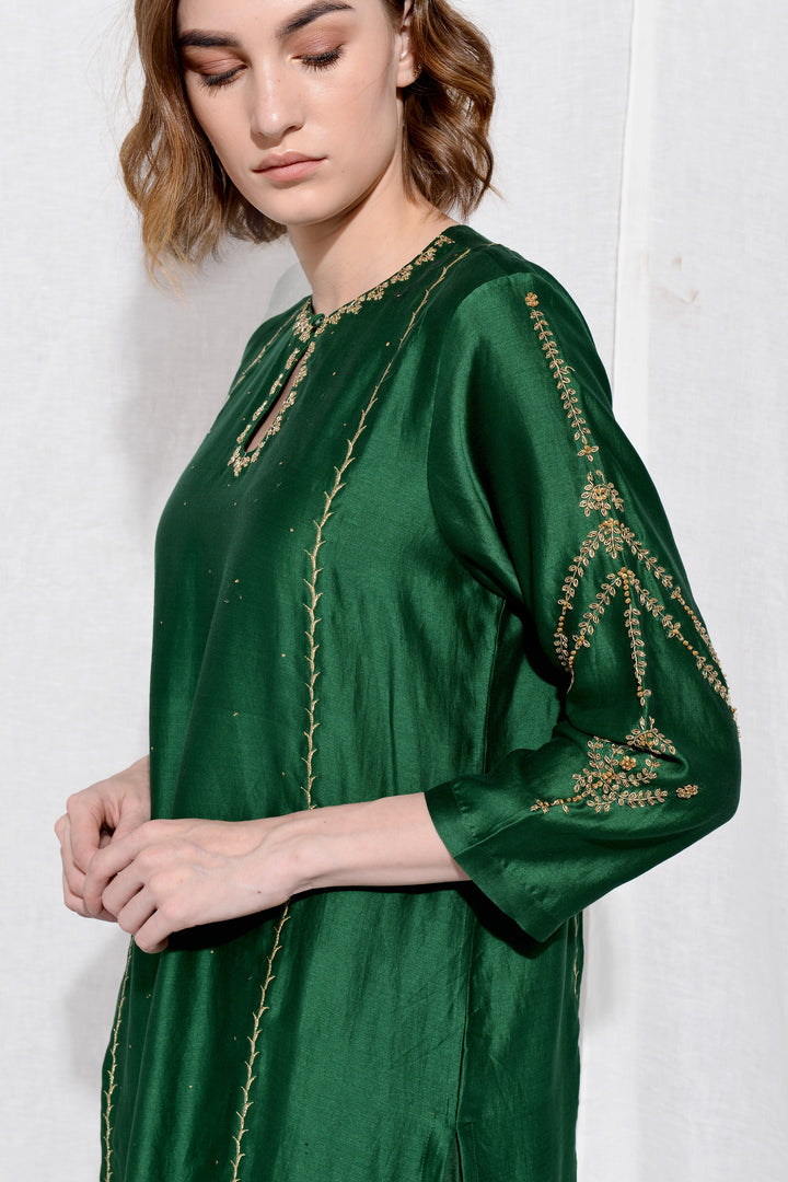 KADAMBIRI EMBROIDERED KURTA SET