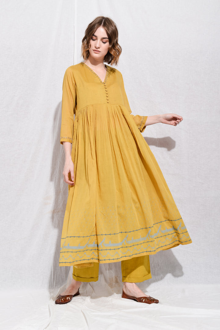 PEELO KEASR KEDIA EMBROIDERED KEDIA SET