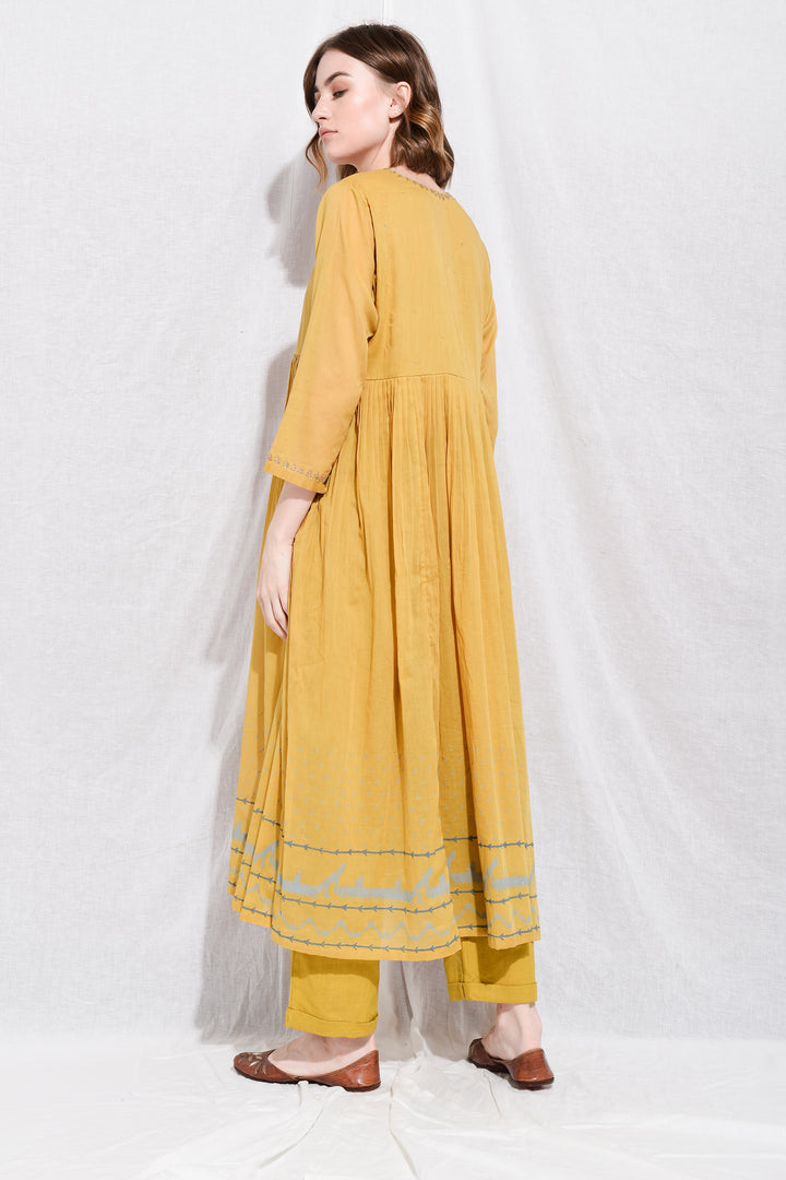 PEELO KEASR KEDIA EMBROIDERED KEDIA SET