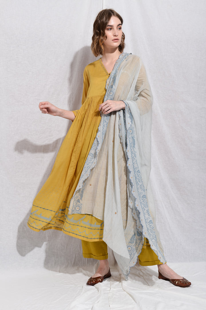 PEELO KEASR KEDIA EMBROIDERED KEDIA SET