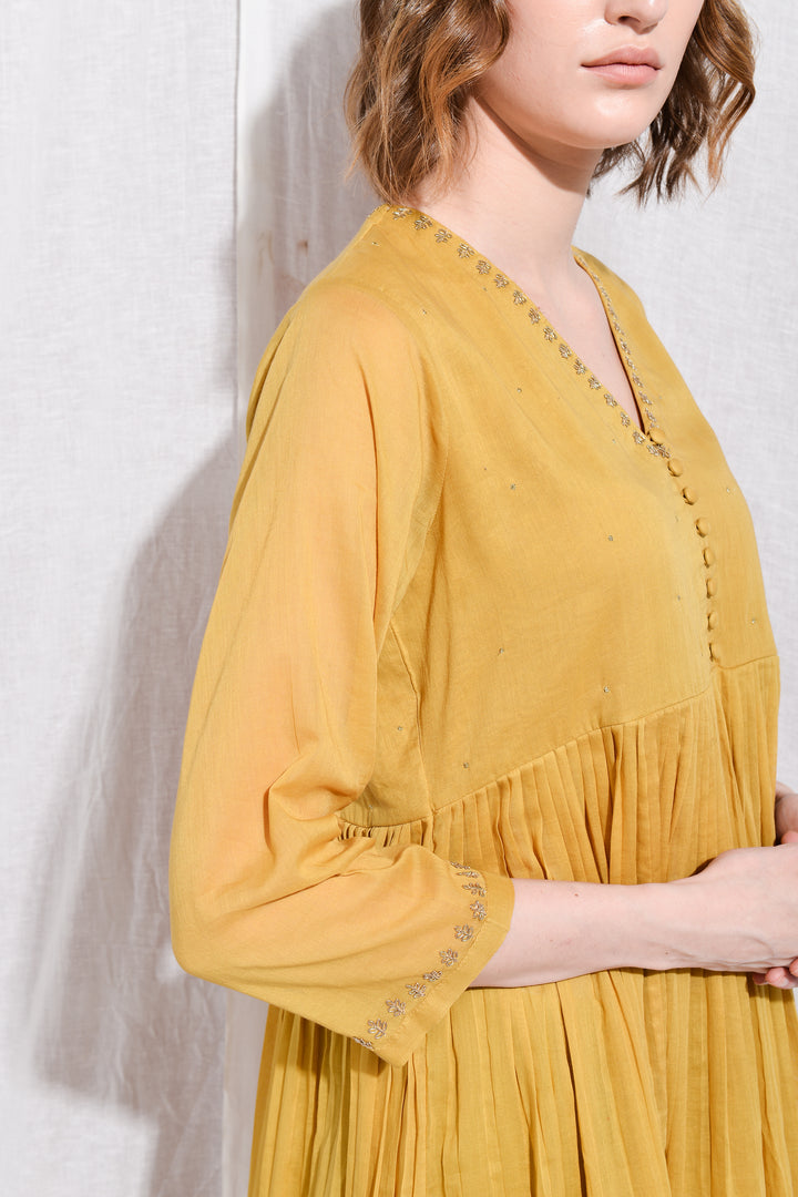 PEELO KEASR KEDIA EMBROIDERED KEDIA SET
