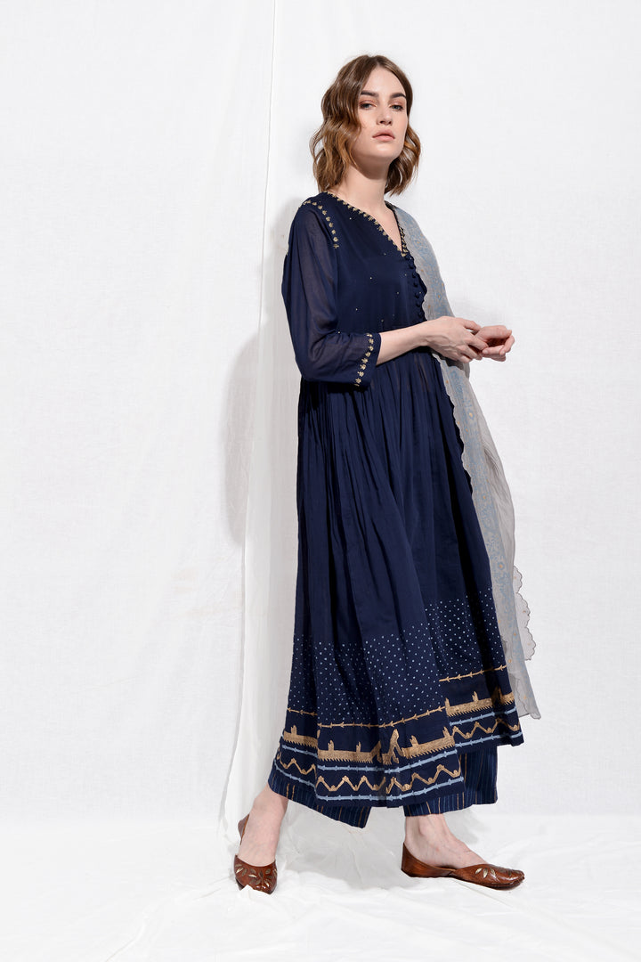 TAARA KEDIA EMBROIDERED KEDIA SET