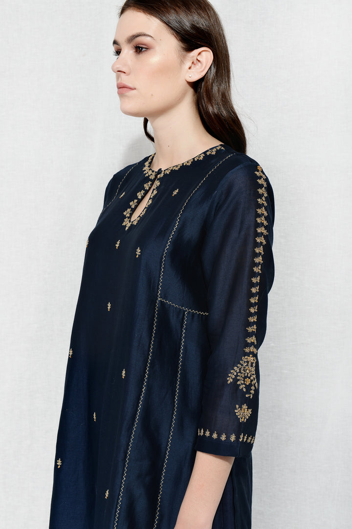 TILLA EMBROIDERED KURTA SET