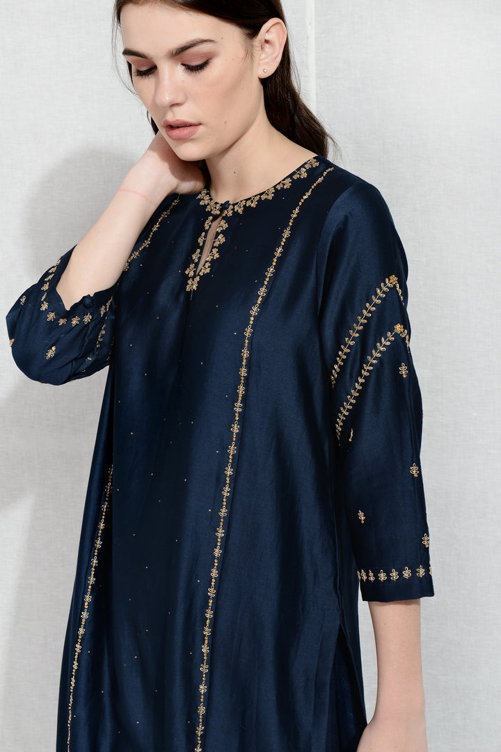 SHRIZA EMBROIDERED KURTA SET