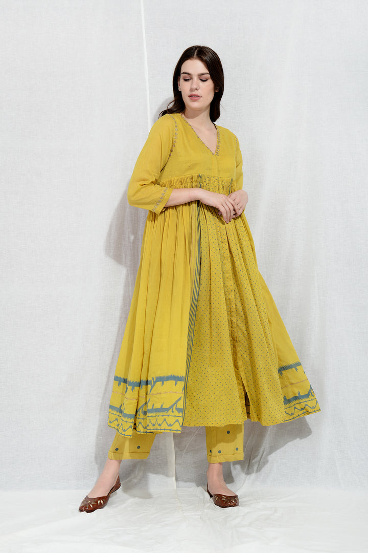 AMALTAAS  EMBROIDERED KEDIA SET