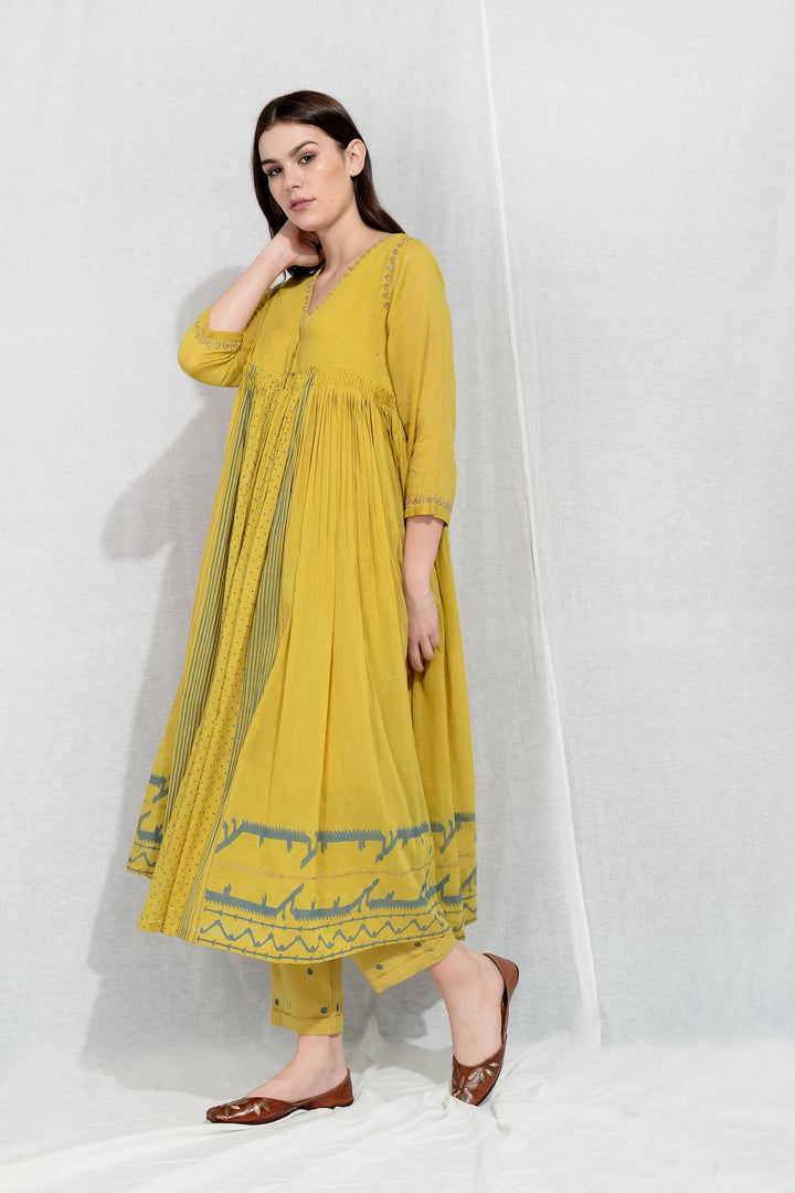 AMALTAAS  EMBROIDERED KEDIA SET
