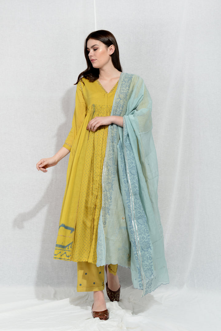 AMALTAAS  EMBROIDERED KEDIA SET