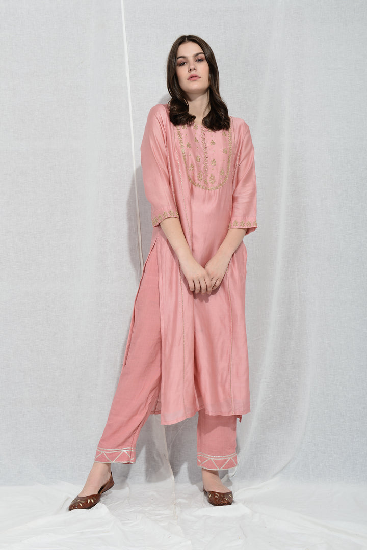 ASTU EMBROIDERED KURTA SET