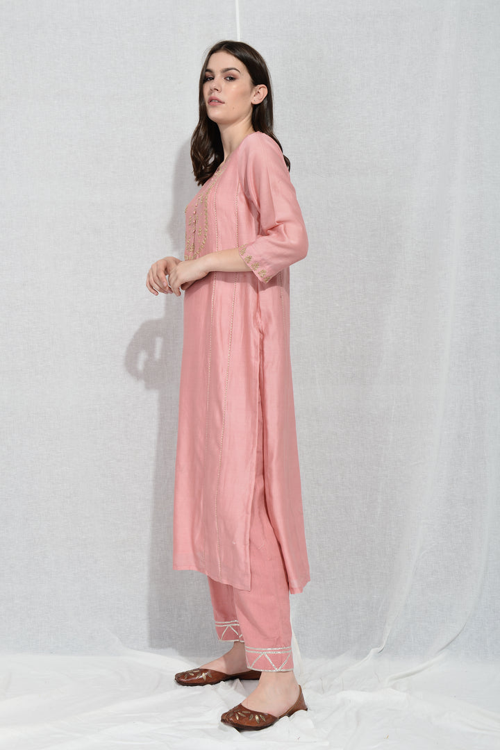 ASTU EMBROIDERED KURTA SET