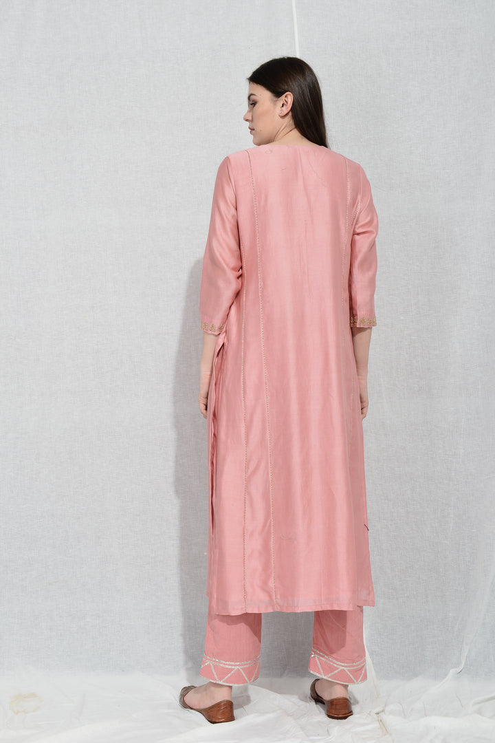 ASTU EMBROIDERED KURTA SET