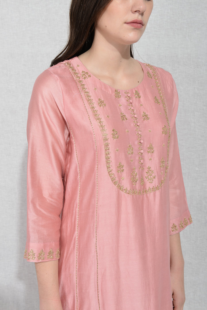 ASTU EMBROIDERED KURTA SET