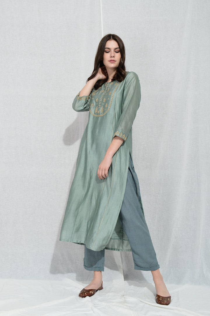 AAMNA EMBROIDERED KURTA SET