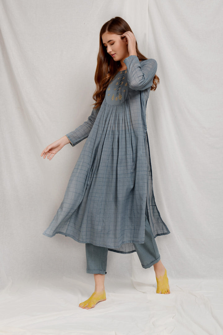 طقم كيديا أناهيتا المطرز