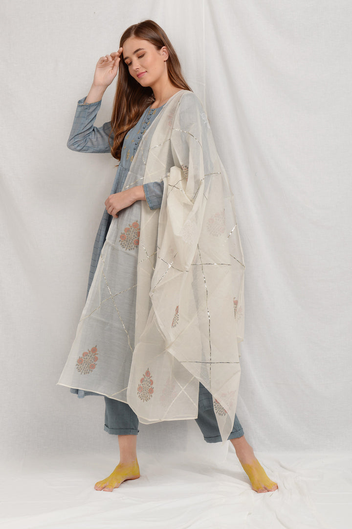 طقم كيديا أناهيتا المطرز