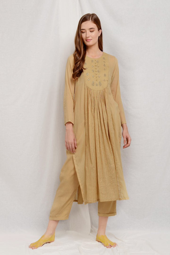 طقم كيديا مطرز كروشا