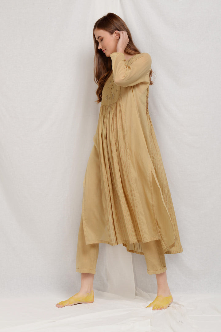 طقم كيديا مطرز كروشا