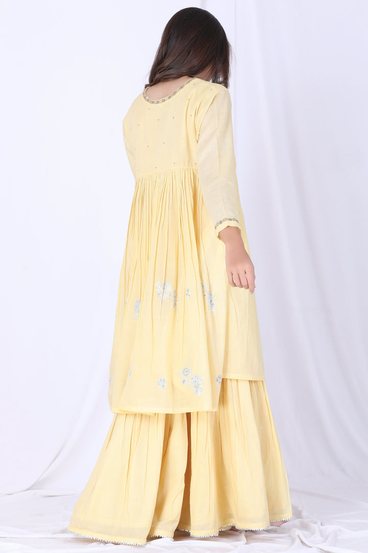 AMBI SHARARA SET