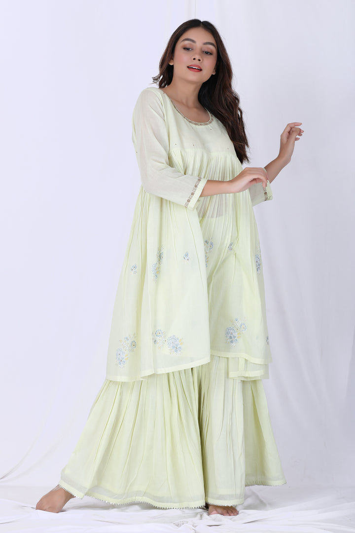 KAASHII SHARARA SET