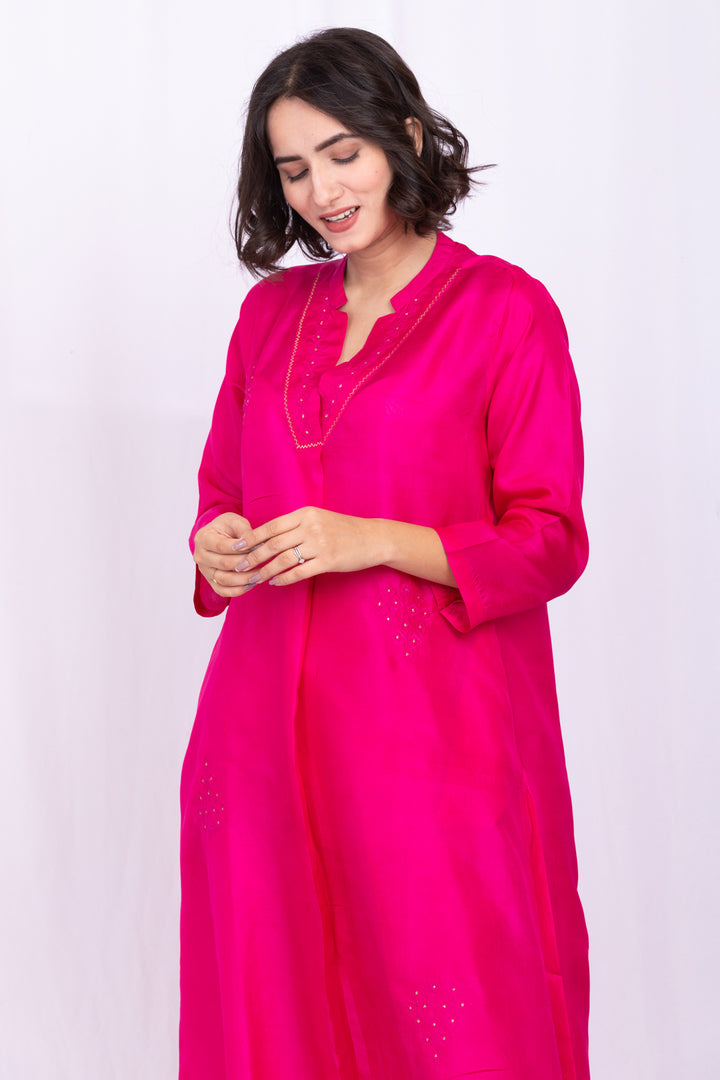 MAANYA SILK KURTA SET
