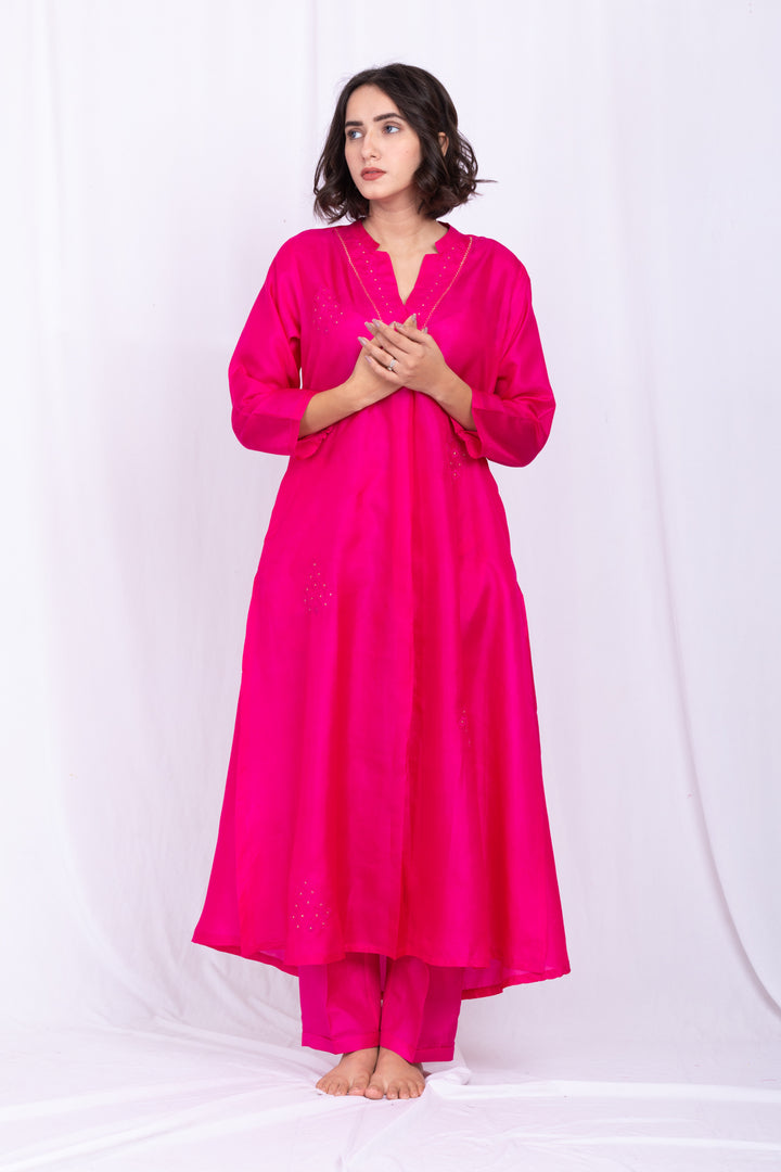 MAANYA SILK KURTA SET