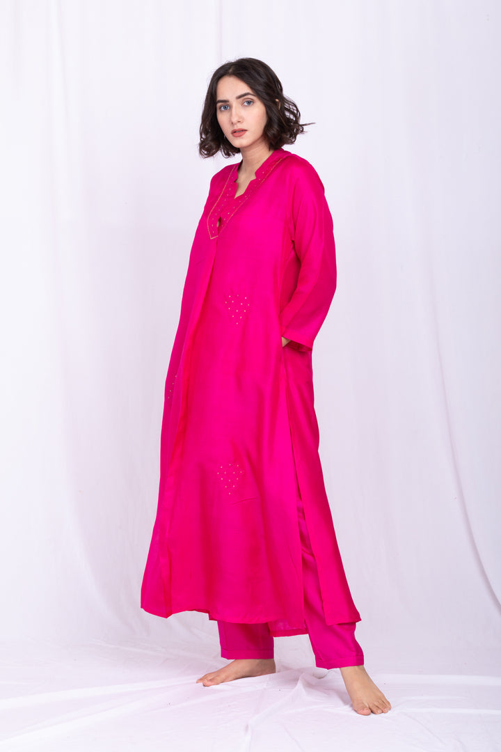 MAANYA SILK KURTA SET